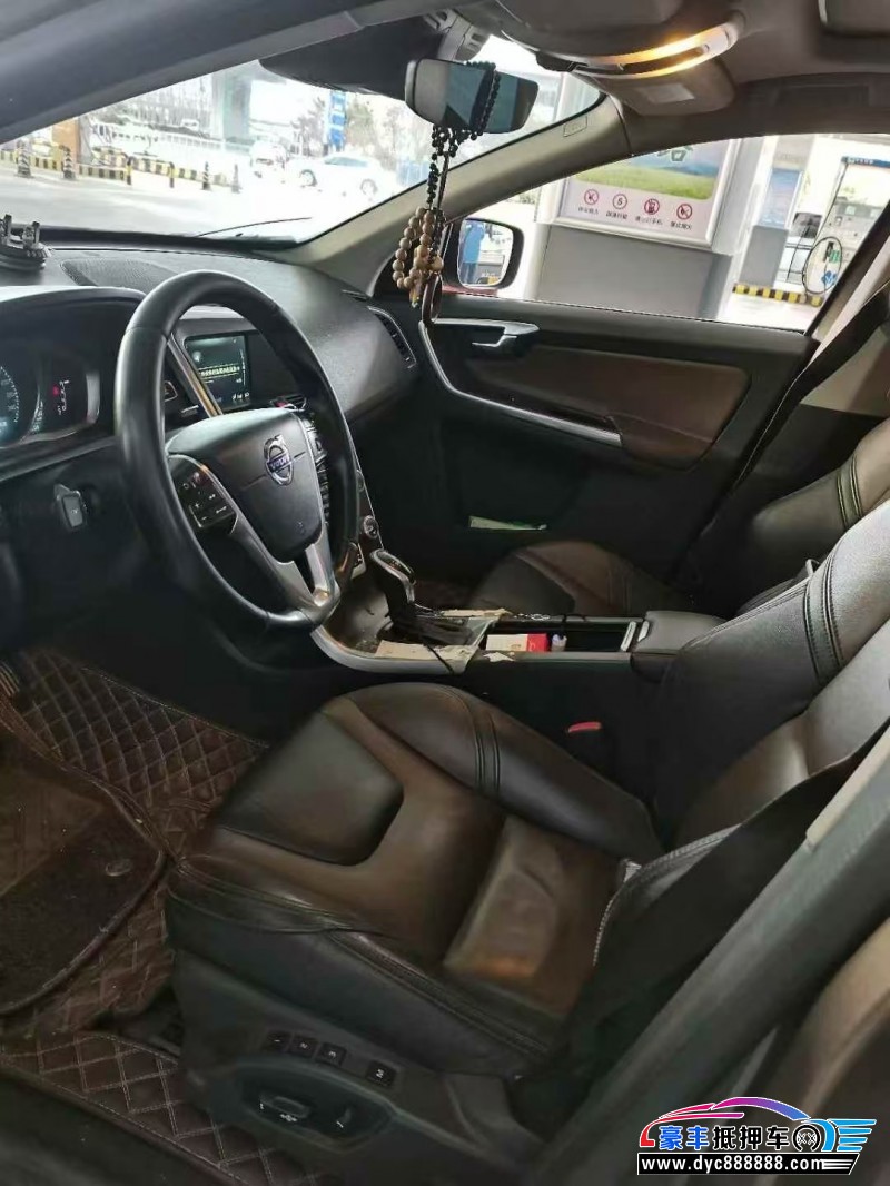15年沃尔沃XC60轿车抵押车出售