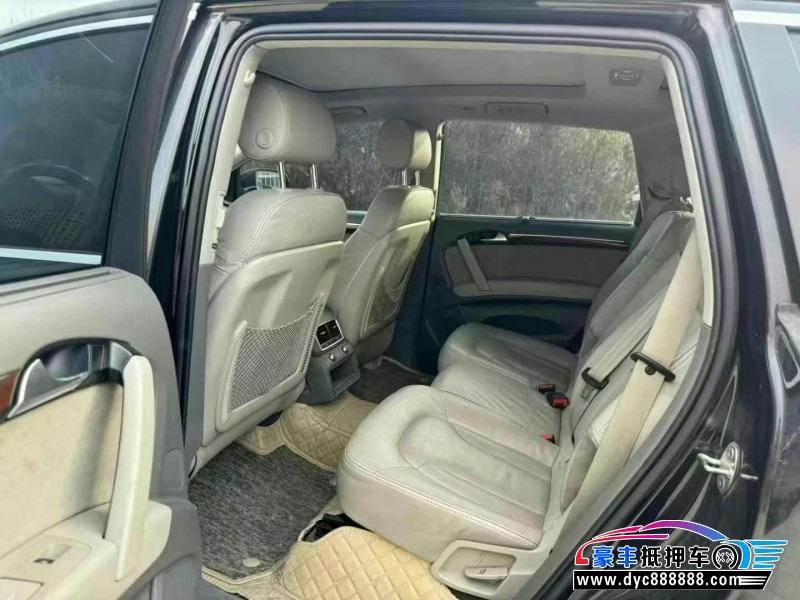 12年奥迪Q7轿车抵押车出售