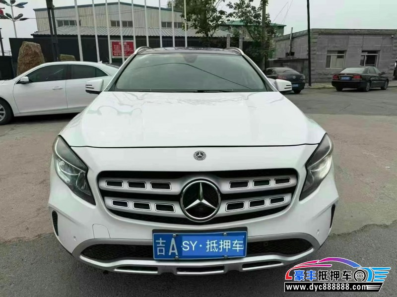 17年奔驰GLA轿车抵押车出售
