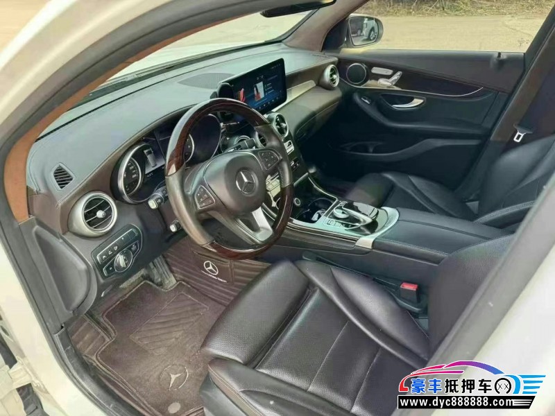 18年奔驰GLC轿车抵押车出售