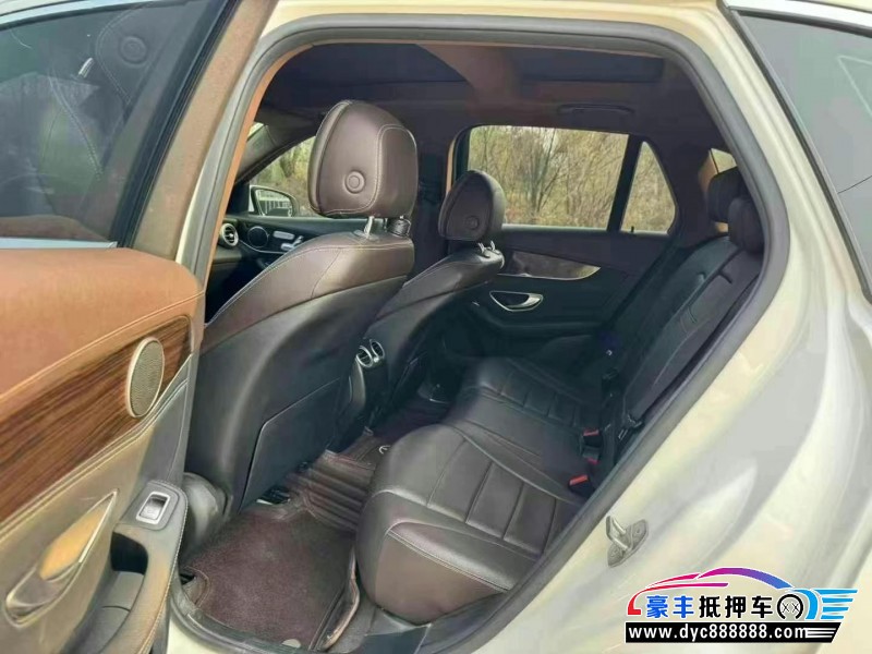18年奔驰GLC轿车抵押车出售