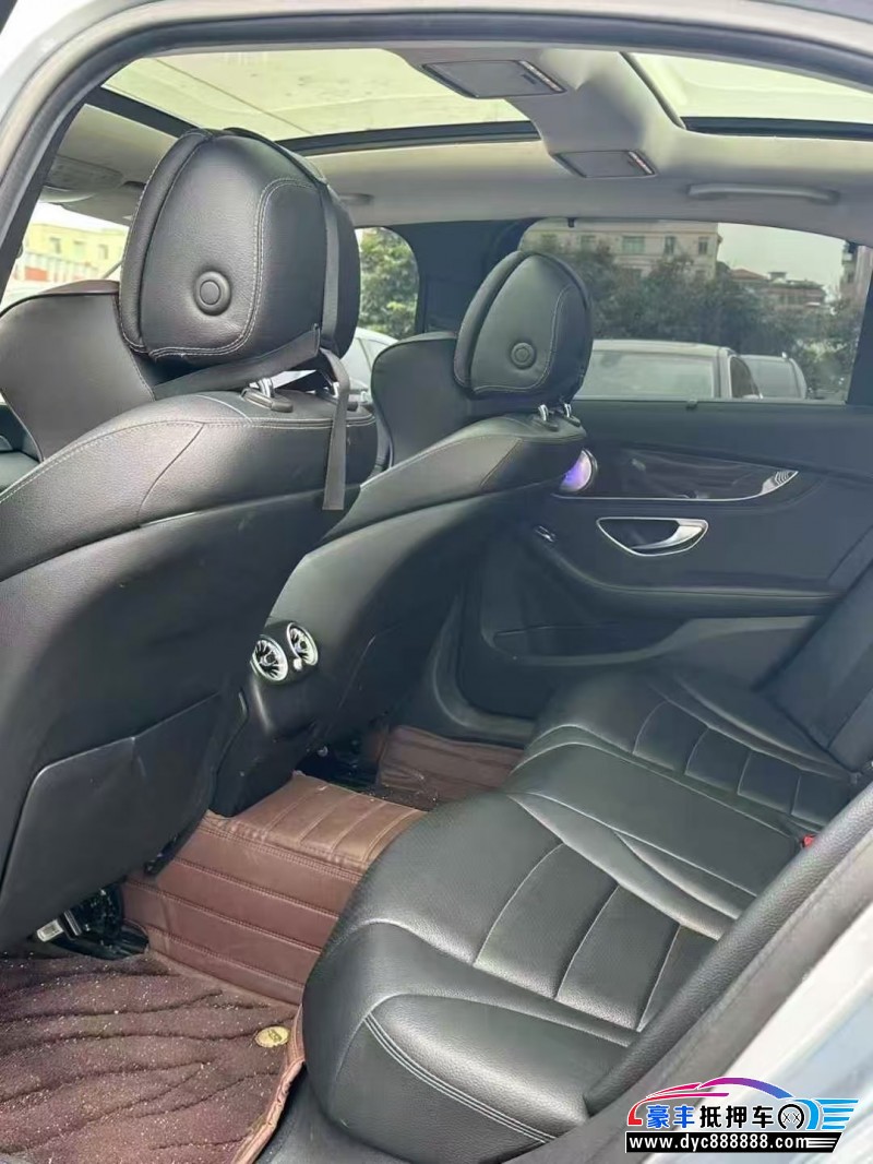 14年奔驰C轿车抵押车出售