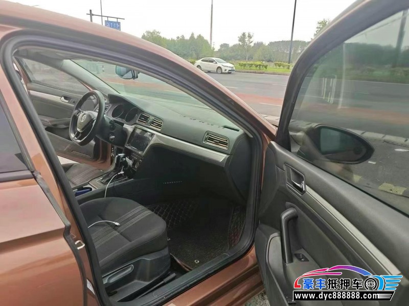 17年大众凌渡轿车抵押车出售