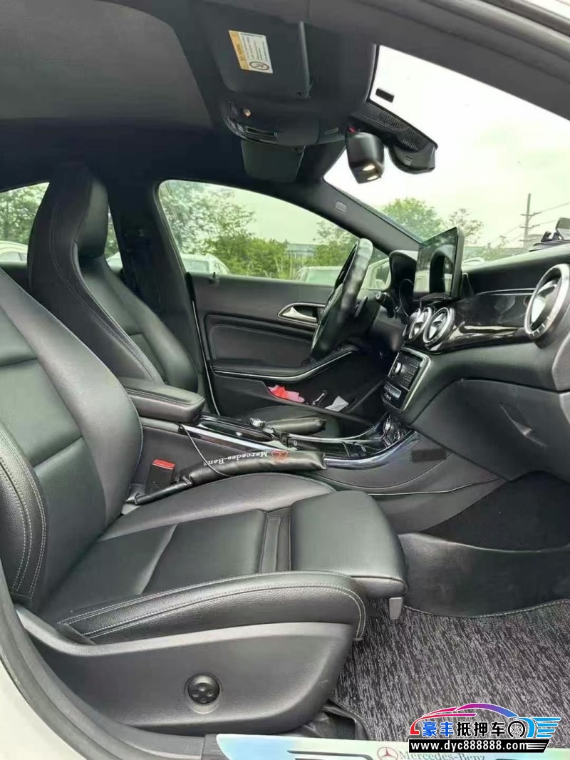 18年奔驰CLA轿车抵押车出售