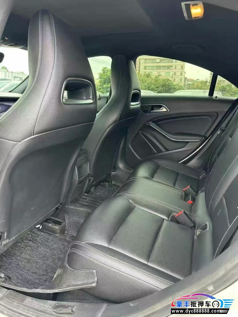 18年奔驰CLA轿车抵押车出售