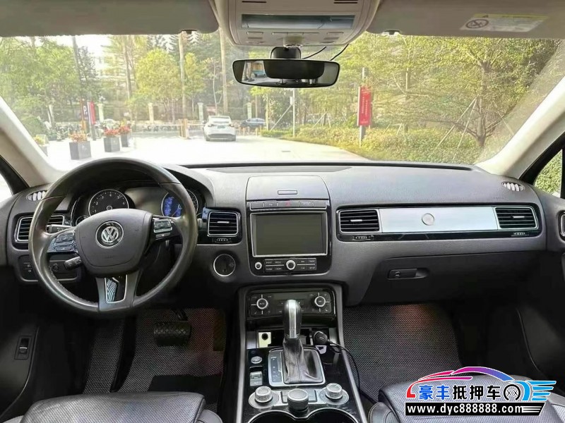 18年大众途锐轿车抵押车出售