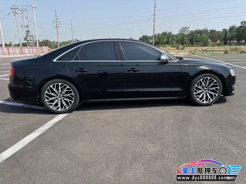 14年奥迪S8轿车抵押车出售