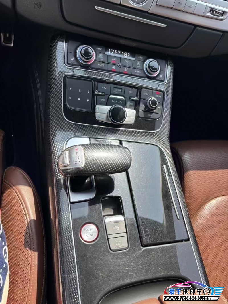 14年奥迪S8轿车抵押车出售