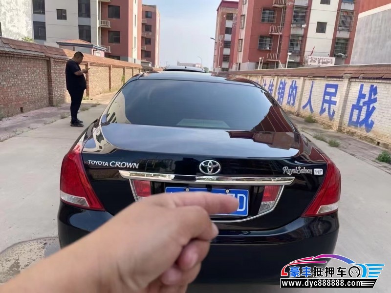 12年丰田皇冠轿车抵押车出售