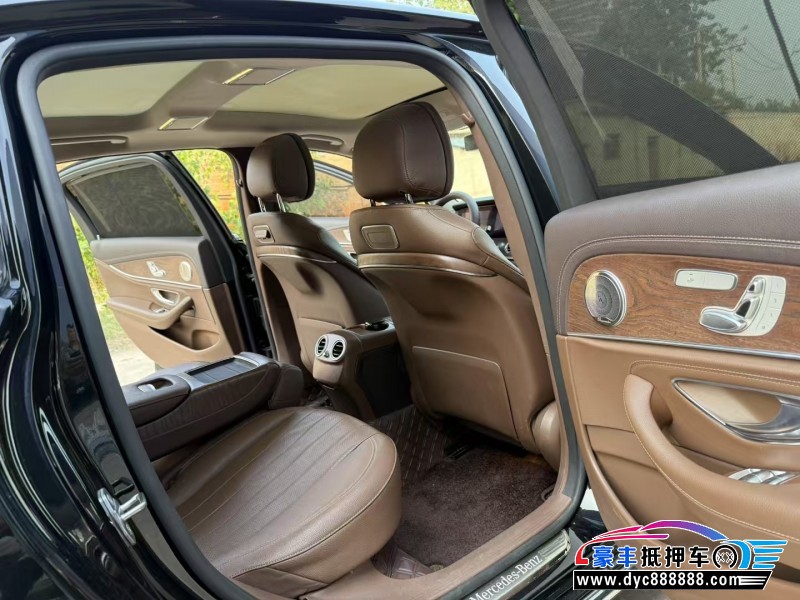 19年奔驰E轿车抵押车出售