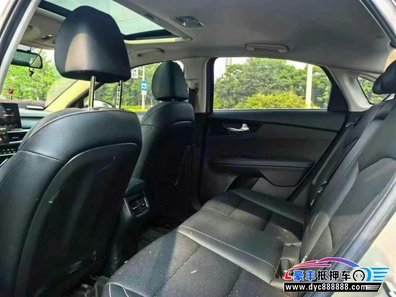 21年起亚K3轿车抵押车出售