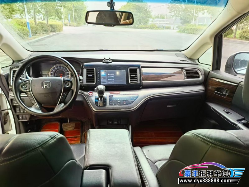 17年本田艾力绅轿车抵押车出售