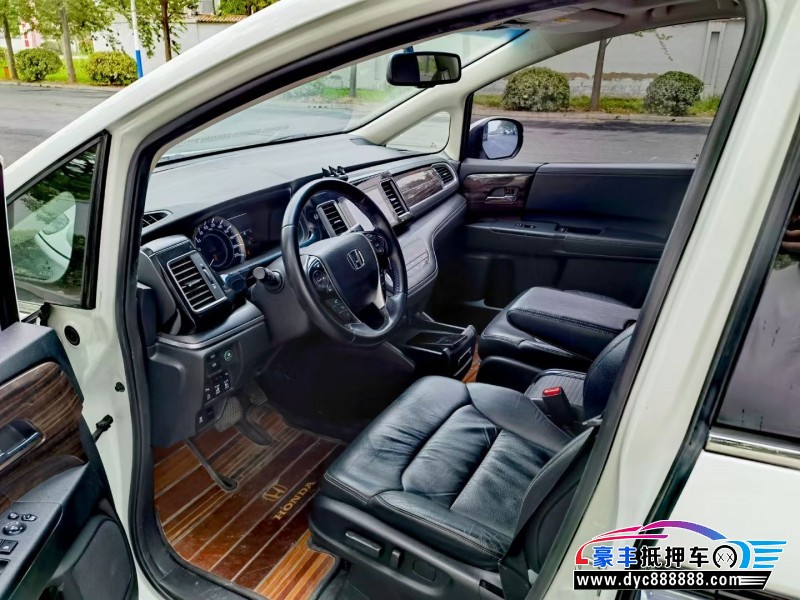 17年本田艾力绅轿车抵押车出售