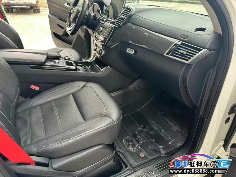 16年奔驰GLE轿车抵押车出售