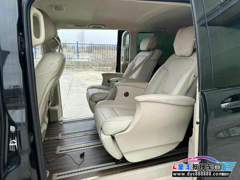 16年奔驰V轿车抵押车出售