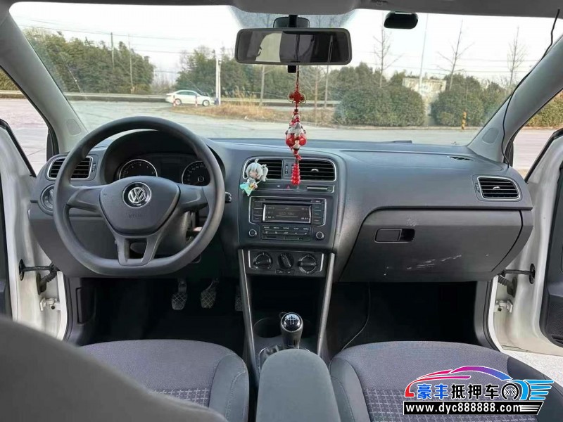 15年大众polo轿车抵押车出售