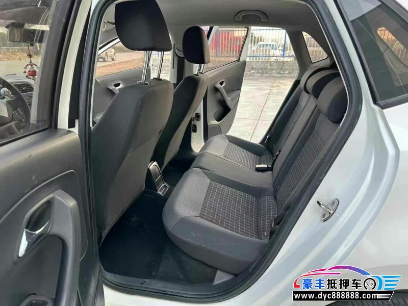 15年大众polo轿车抵押车出售