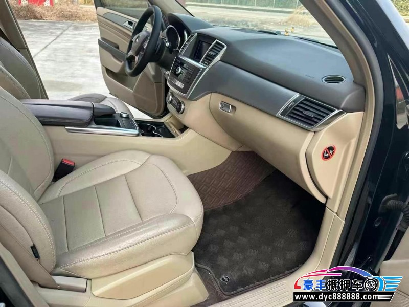 14年奔驰ML轿车抵押车出售