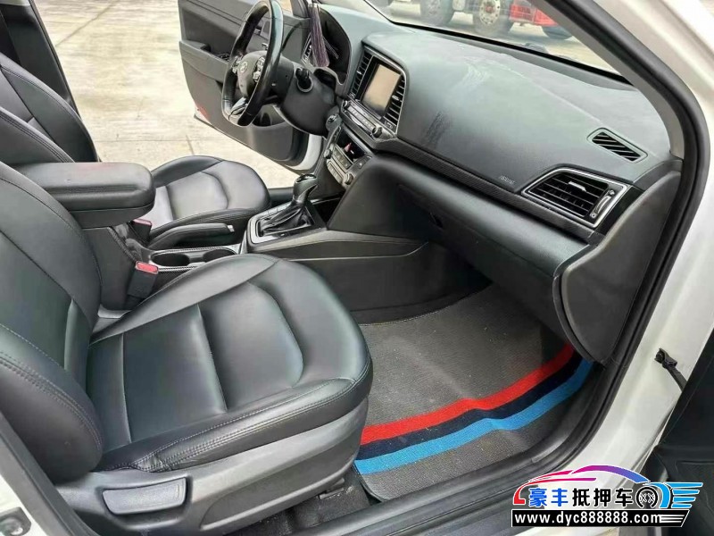 18年现代领动轿车抵押车出售