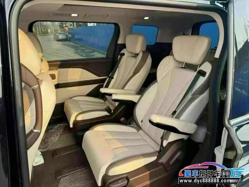 24年奔腾M9轿车抵押车出售