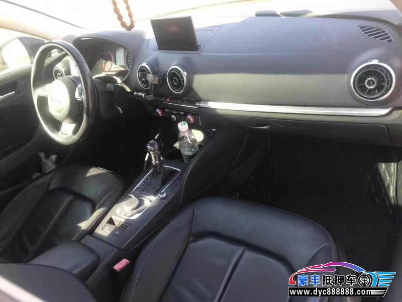 15年奥迪A3轿车抵押车出售