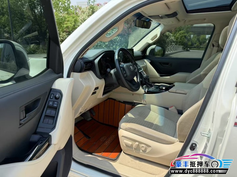 23年丰田兰德酷路泽（陆巡）轿车抵押车出售