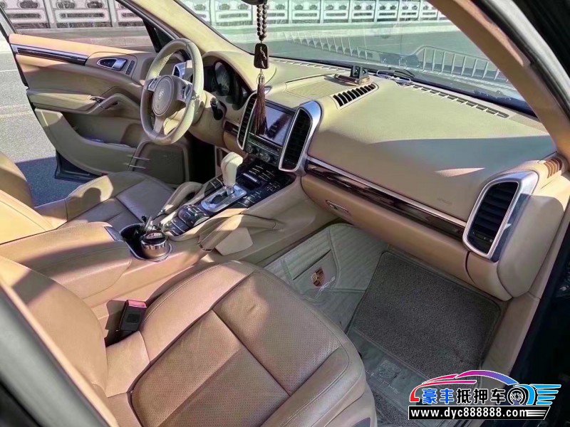 13年保时捷卡宴轿车抵押车出售