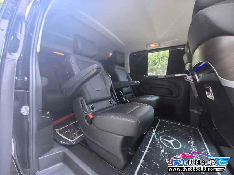 23年奔驰威霆轿车抵押车出售