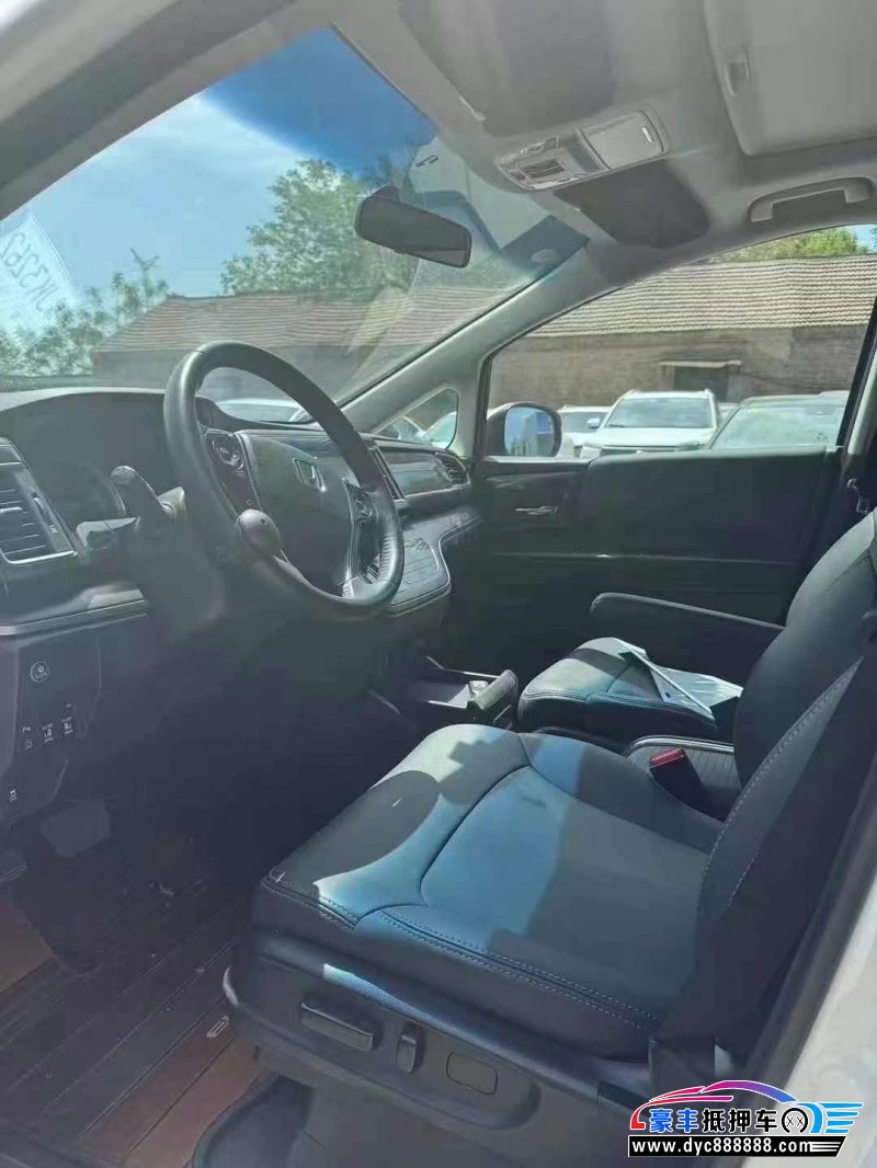 17年本田艾力绅轿车抵押车出售