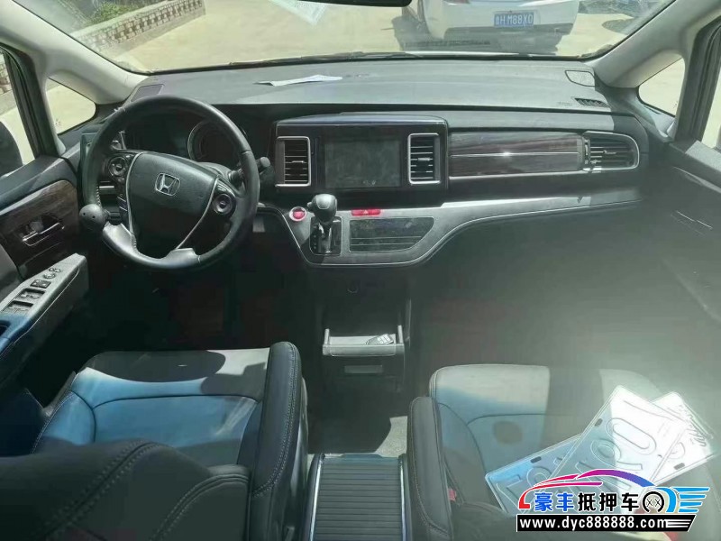 17年本田艾力绅轿车抵押车出售