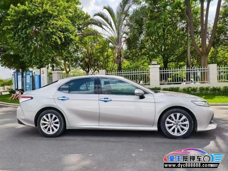 18年丰田凯美瑞轿车抵押车出售