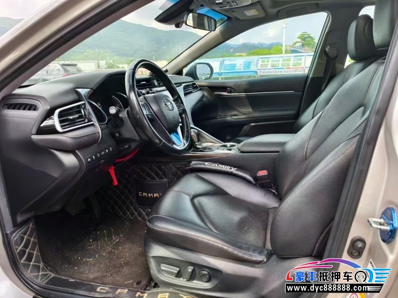 18年丰田凯美瑞轿车抵押车出售