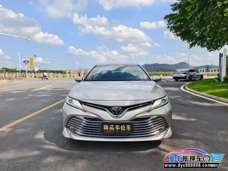 18年丰田凯美瑞轿车抵押车出售