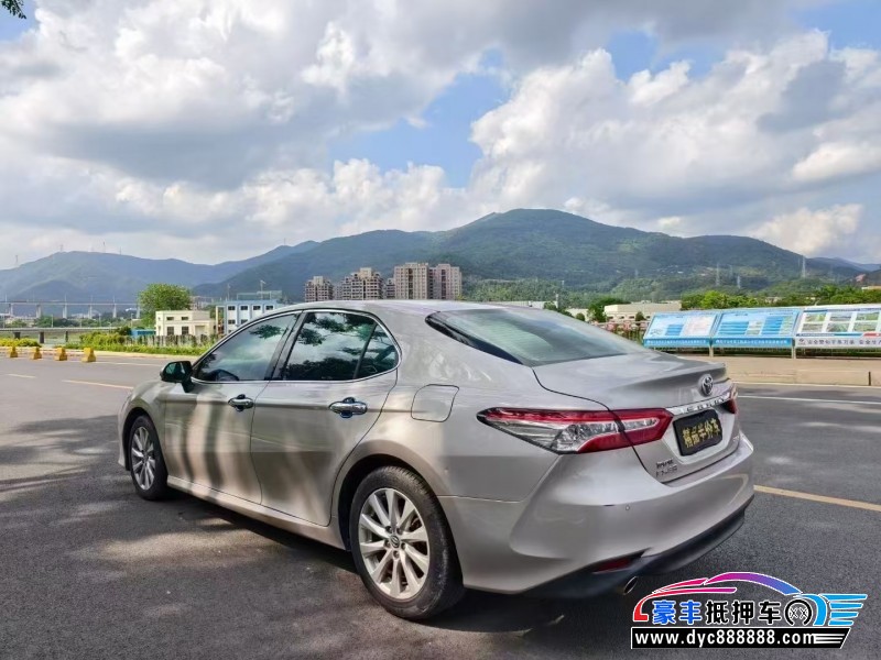 18年丰田凯美瑞轿车抵押车出售