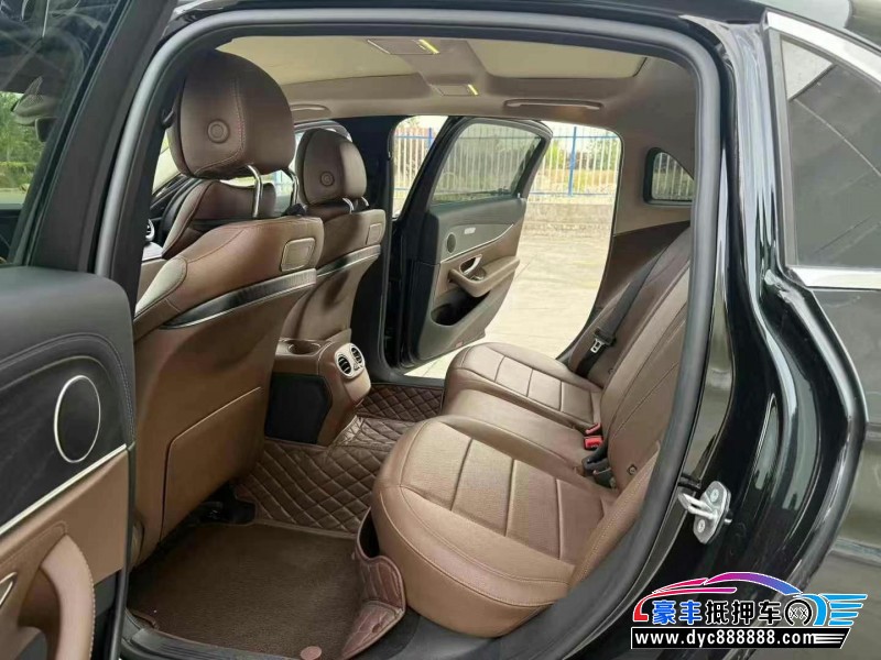 17年奔驰E轿车抵押车出售