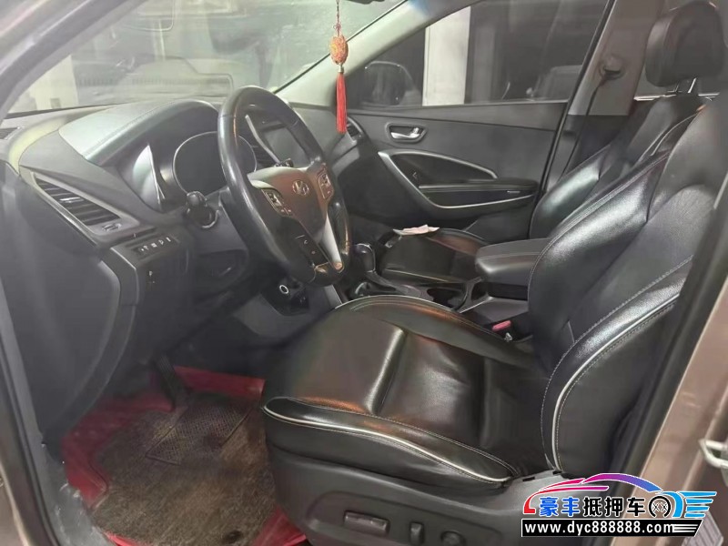 18年现代新胜达轿车抵押车出售