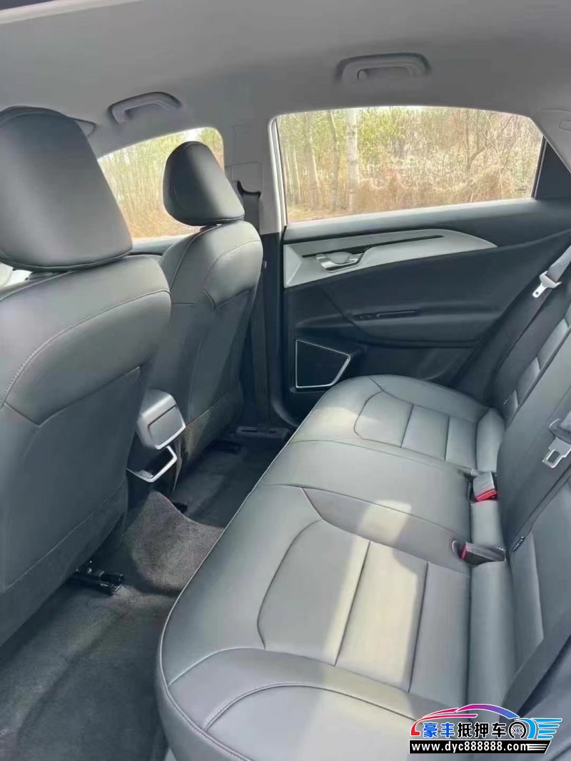 25年吉利几何轿车抵押车出售