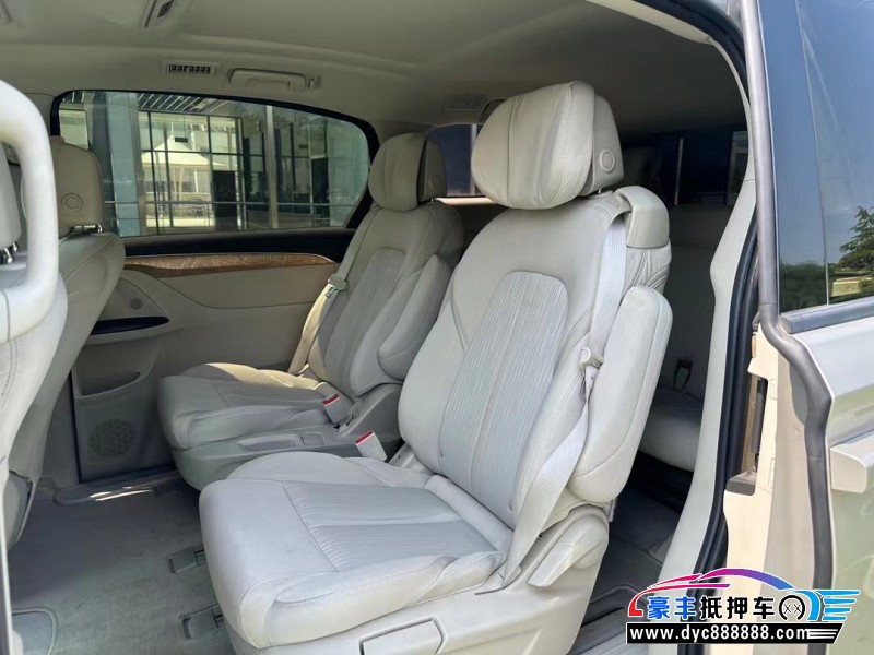 17年别克GL8轿车抵押车出售