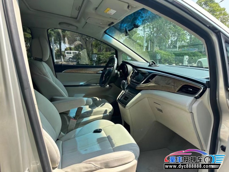 17年别克GL8轿车抵押车出售