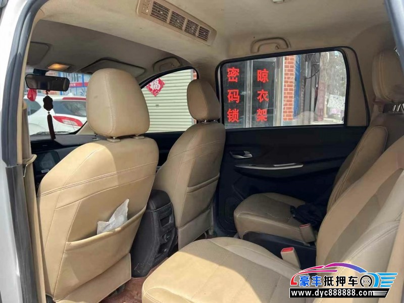 22年五菱五菱宏光S轿车抵押车出售