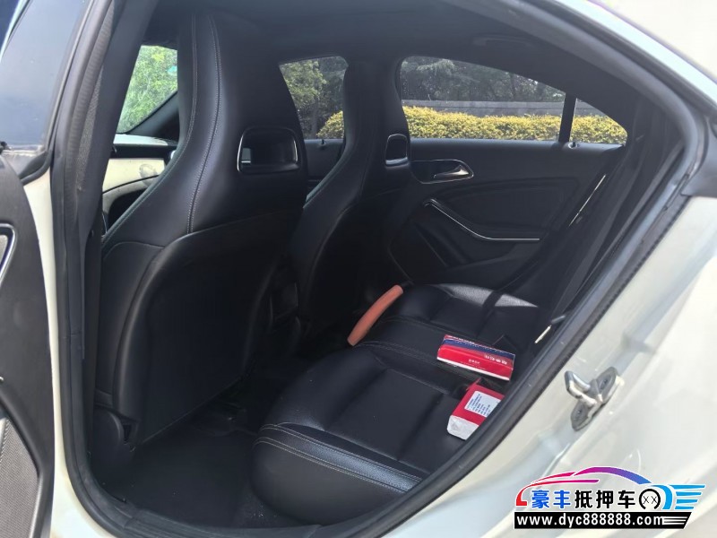 17年奔驰CLA轿车抵押车出售