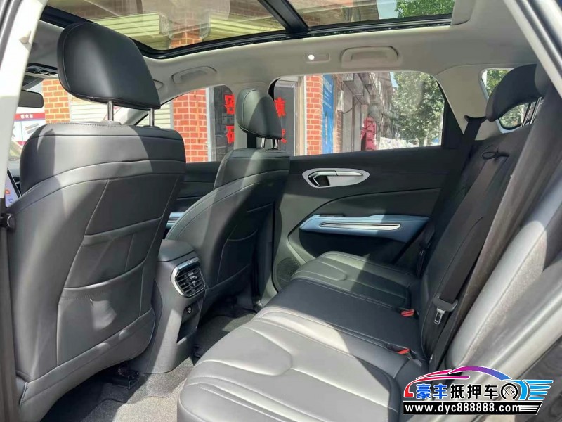 24年奔腾T90轿车抵押车出售