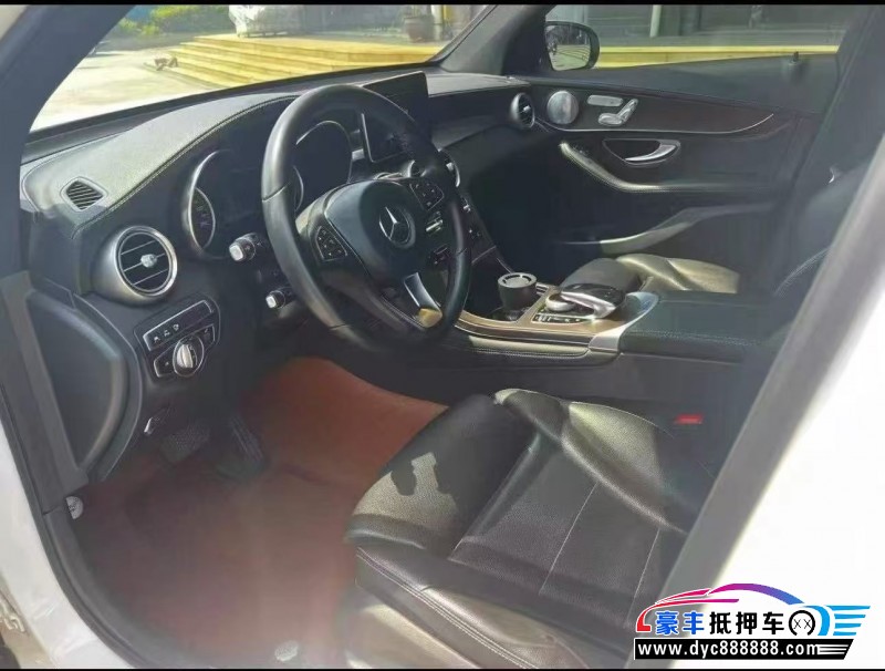 18年奔驰GLC轿车抵押车出售