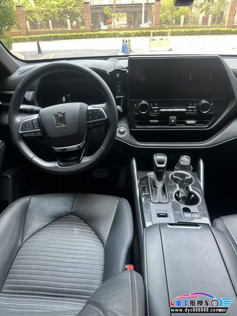 23年丰田皇冠轿车抵押车出售