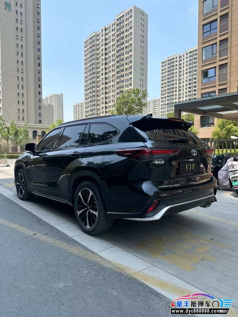 23年丰田皇冠轿车抵押车出售