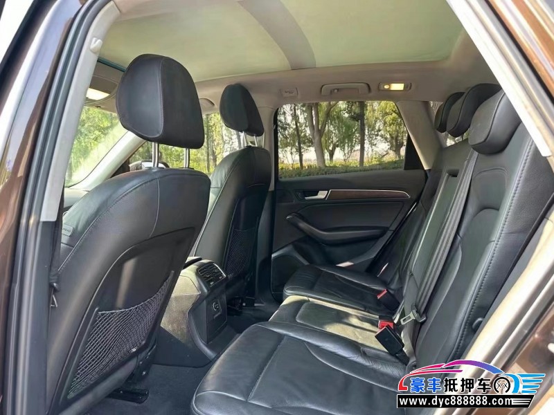 17年奥迪Q5轿车抵押车出售