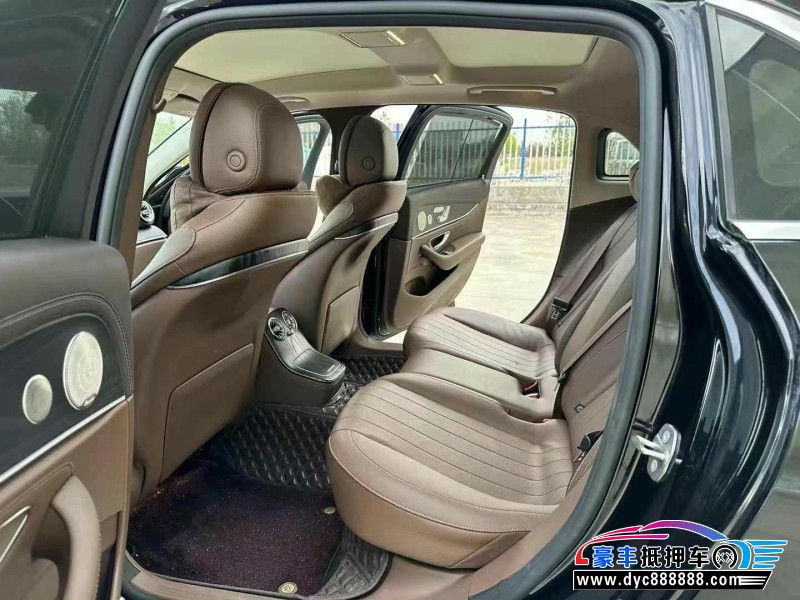 22年奔驰E轿车抵押车出售