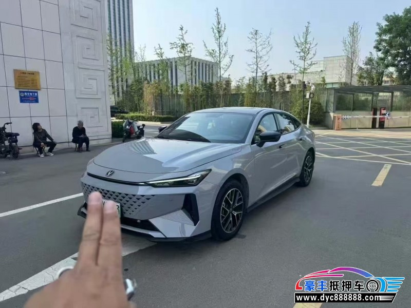 24年长安长安UNI轿车抵押车出售