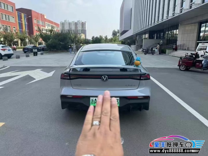 24年长安长安UNI轿车抵押车出售