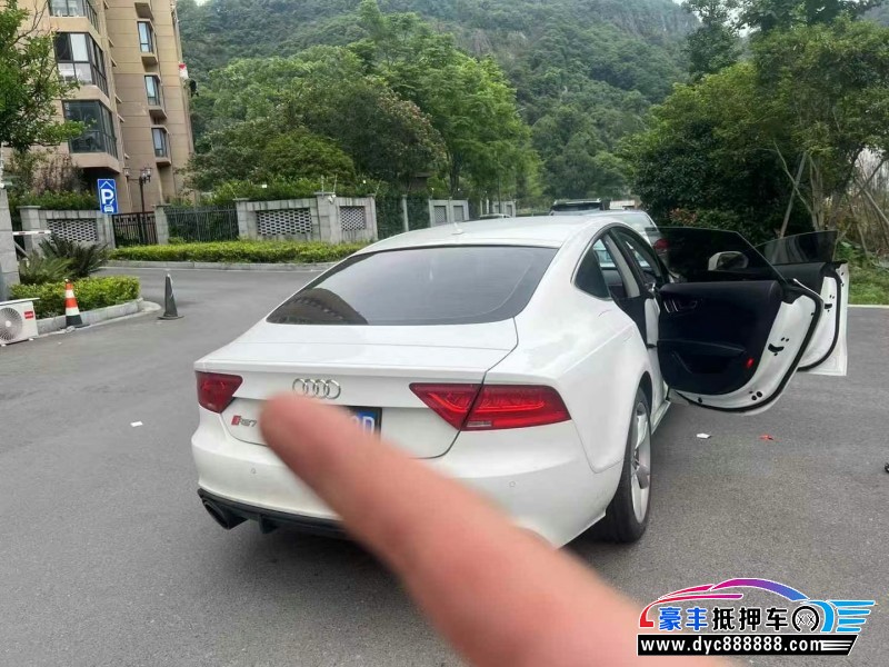 12年奥迪A7轿车抵押车出售